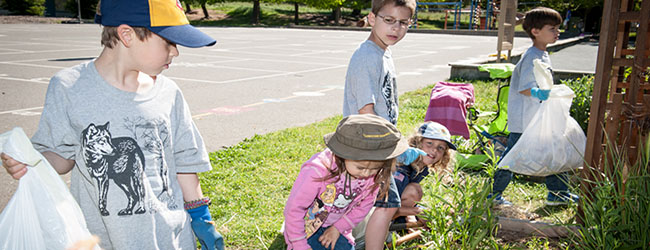 Image of kids cleaning up litter